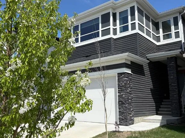 98 W Lucas Cres NW, Calgary, AB T3P 1M6