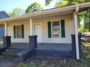 907 Sunnyside Dr, Greer, SC 29651