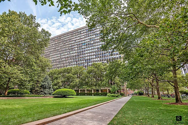 Rented by R New York | media 28