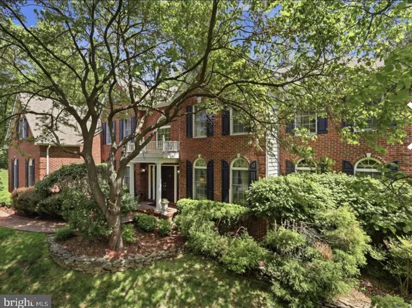 11514 Seneca Woods Ct, Great Falls, VA 22066