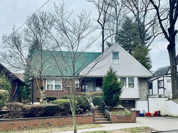 80-07 Hollis Hills Ter, Queens Village, NY 11427