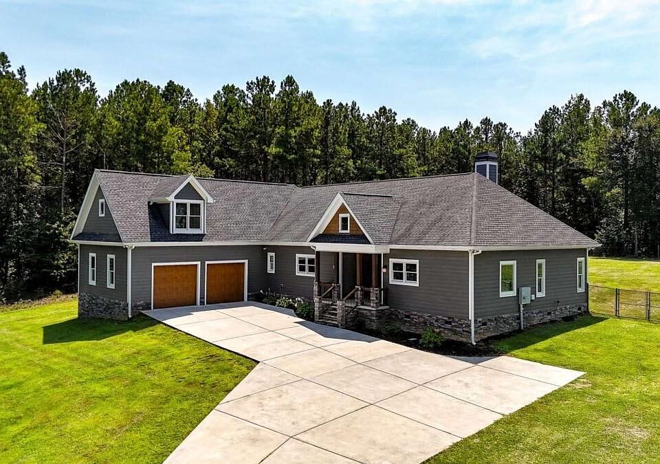 1st image of 368 Pine Rd