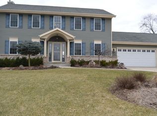 1129 W Riverside Dr, Oak Creek, WI 53154