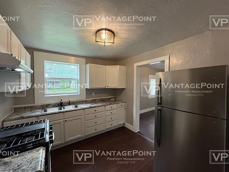 1219 Marshall Ave — Photo 4