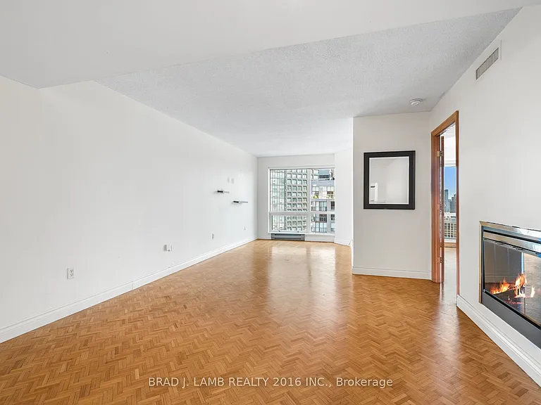 1001 Bay St #2709 — Photo 4