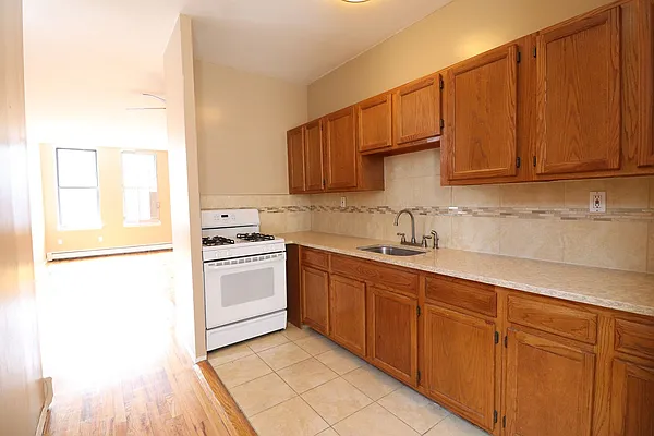 Rented by Nest Seekers International | media 13