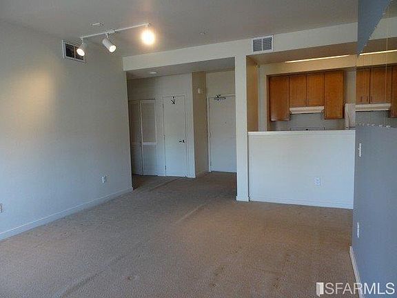 5th image of 330 Berry St Unit 225