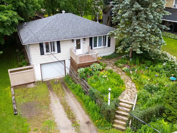 255 Rowe St, Arran Elderslie, ON N0G 2N0