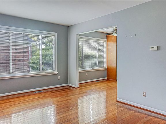 5th image of 42491 Beechwood Dr