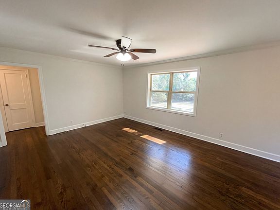3rd image of 310 Terrace St