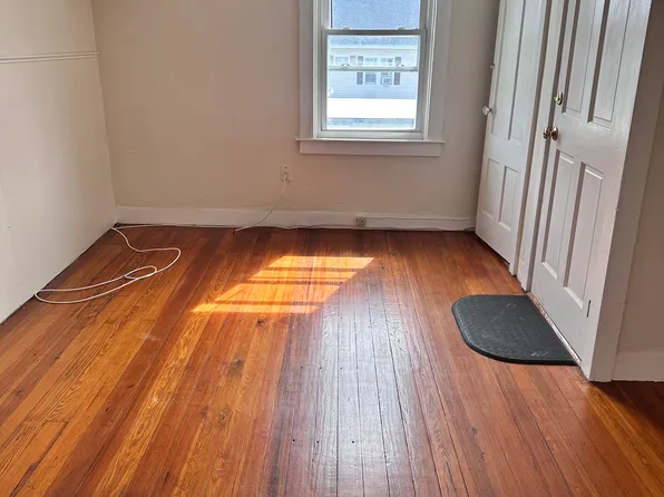 76 Swift St APT 3, New Bedford, MA 02740