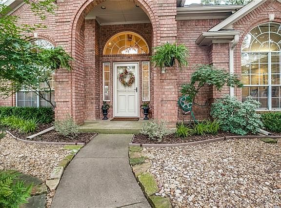 5th image of 1200 Vista Verde St