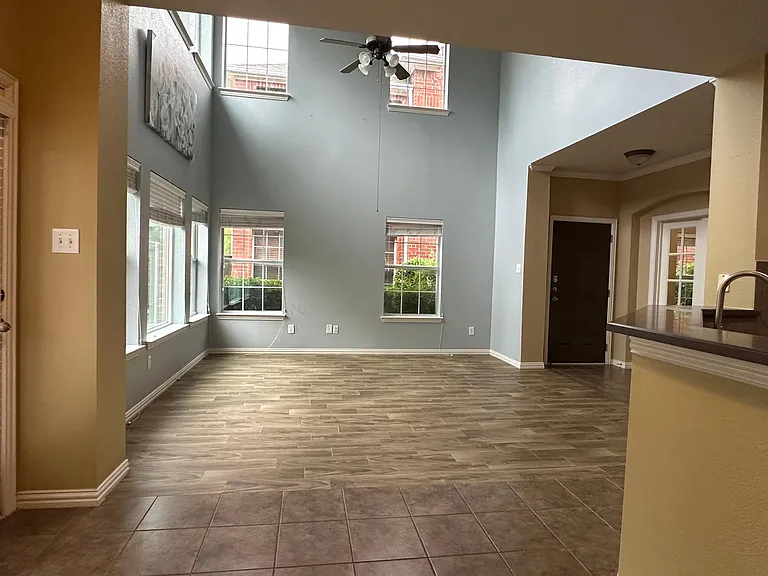 8730 Manhattan Ave #8730 — Photo 42