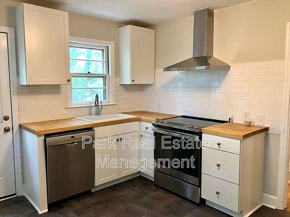 2nd image of 2622 Lombard Ave