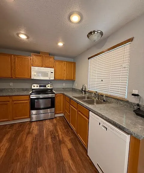 18748 Rampart Dr SE — Photo 7