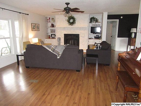 4th image of 33 Dee Ann Rd