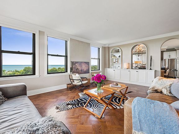 5th image of 2000 N Lincoln Park W #1101