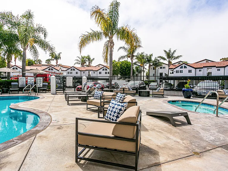 Newport Palms Apartments — Photo 18