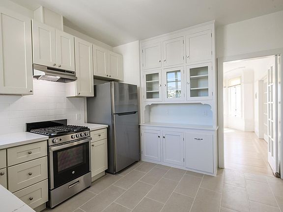 4th image of 1119 Dolores St #3