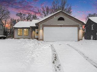 730 Hardwick St SE, Kentwood, MI 49548