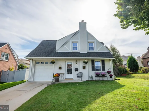 2326 S Gilinger Rd, Lafayette Hill, PA 19444