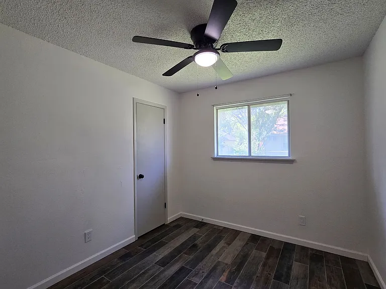 2408 Windmill Dr — Photo 11