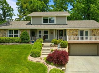 6 Auvergne Dr, Lake Saint Louis, MO 63367