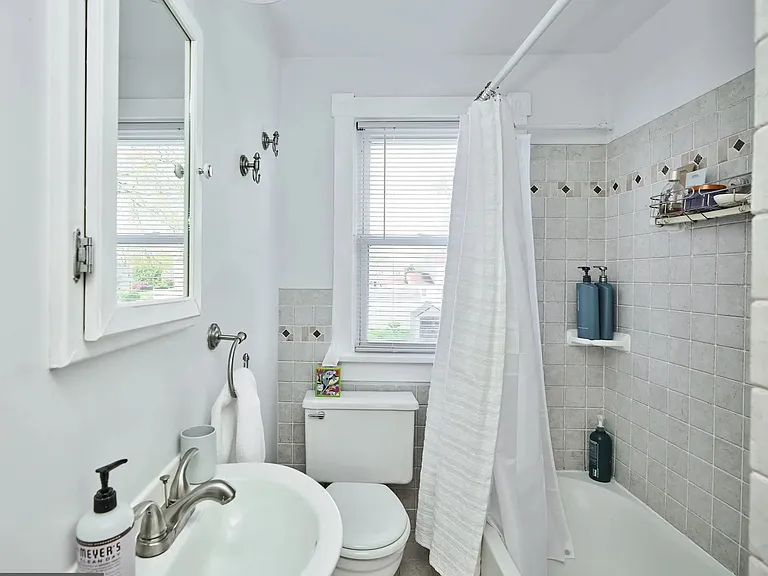 339 S Lincoln Ave — Photo 8