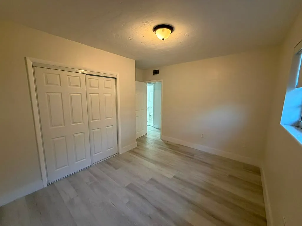 3 bed, 810 sqft, $2,800 — Photo 4
