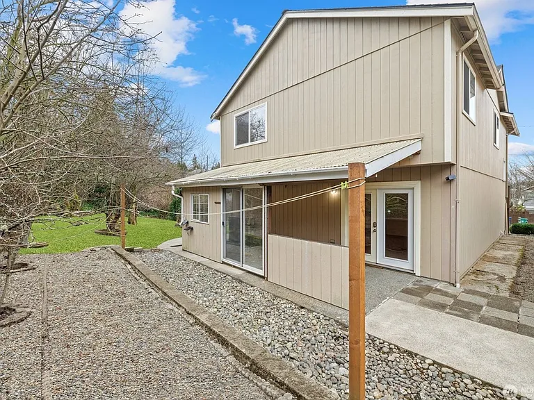 3001 S Charlestown St — Photo 23