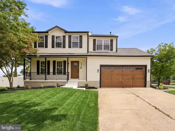14 Powder Ln, Burlington, NJ 08016