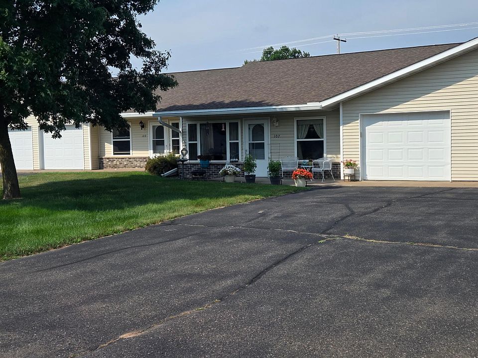 1st image of 107 Pine Ridge Dr