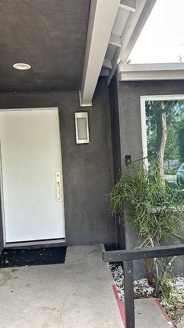 2nd image of 23016 Leonora Dr