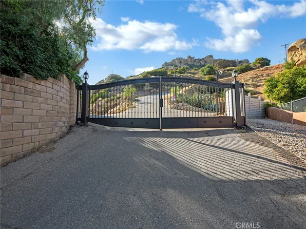 501 Thompson Ave #2, Chatsworth, CA 91311