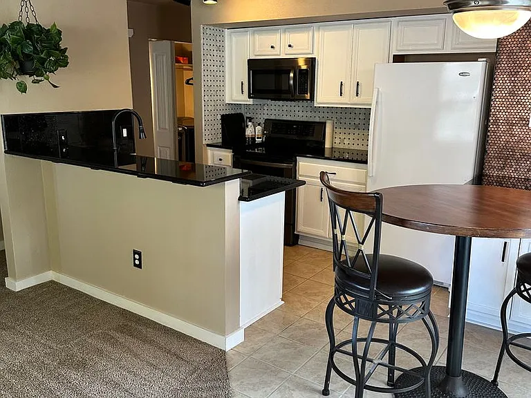 8958 W Candleston Ln — Photo 3