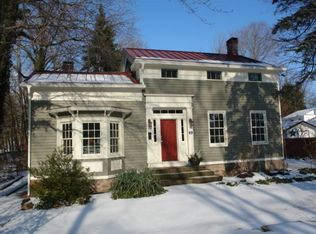 34 Oak Tree Rd, Tappan, NY 10983