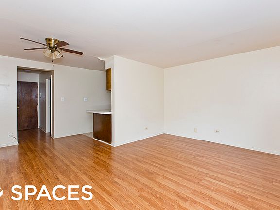 3rd image of 3161 N Cambridge Ave APT 407