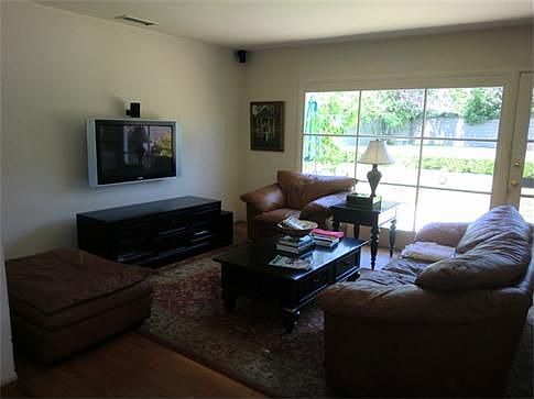 4th image of 265 W Oak Park Dr