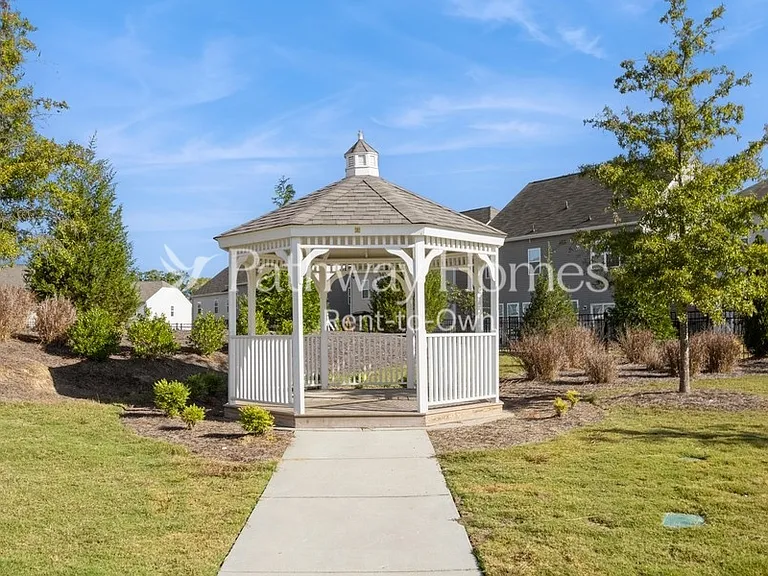 335 Kennerly Center Dr — Photo 18