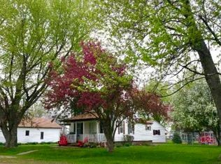 3715 Long St, Polo, IL 61064