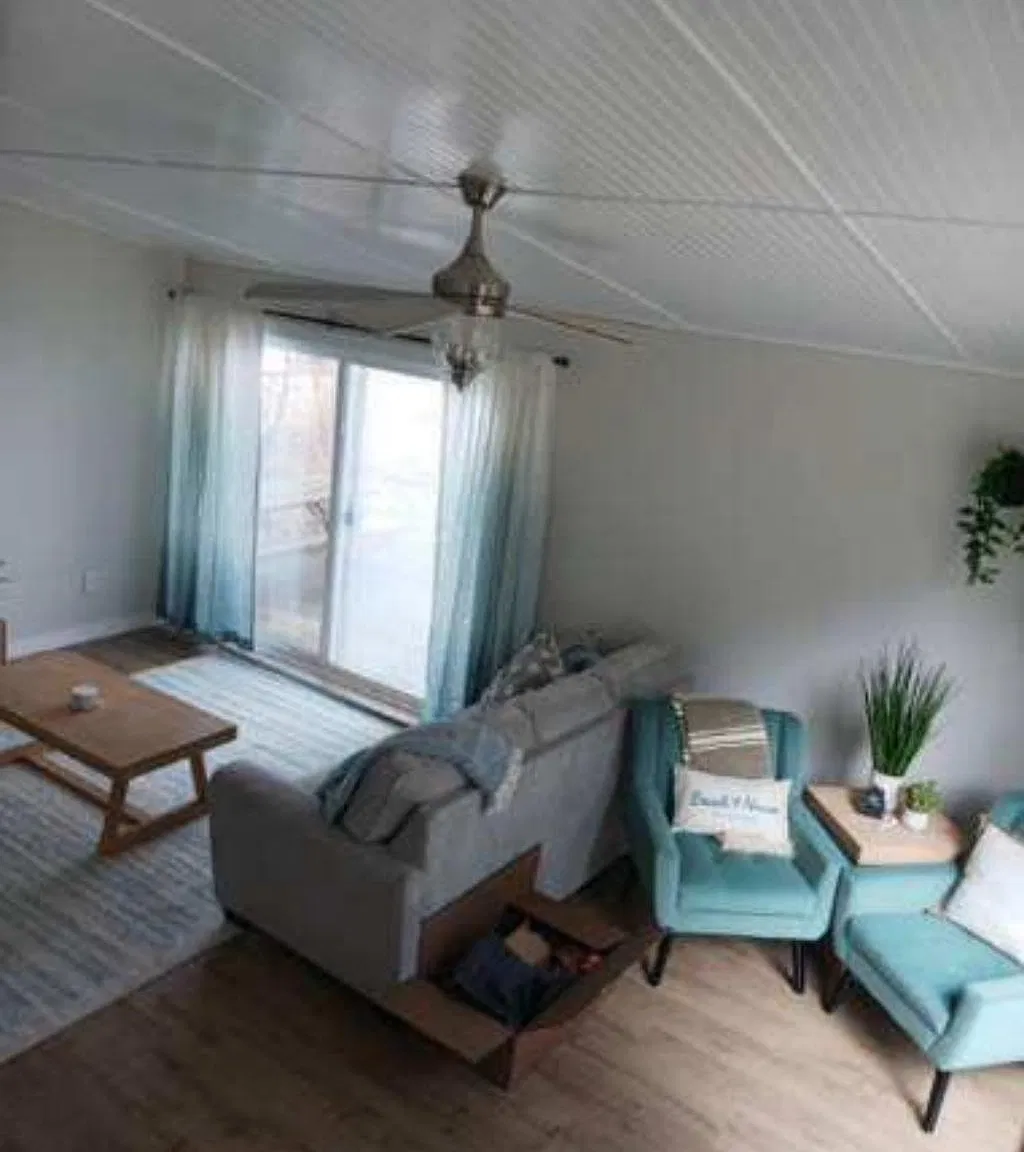 10 bed, 4000 sqft, $2,500 — Photo 3