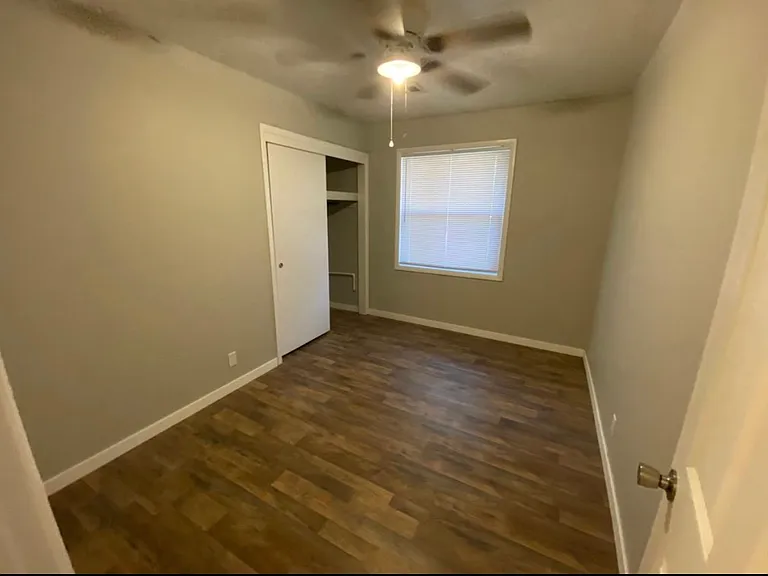 4925 Amherst Dr — Photo 6