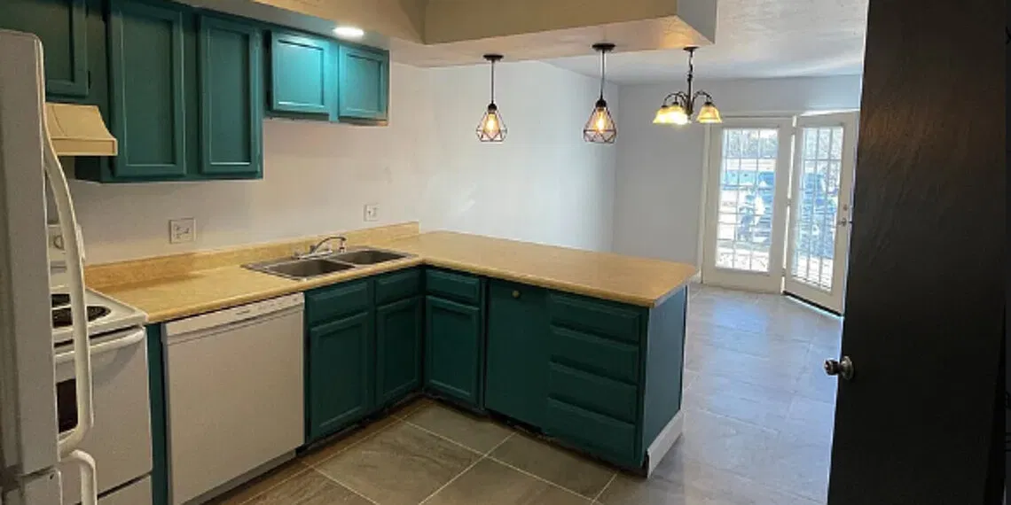 Oakwood Apartments — Photo 1