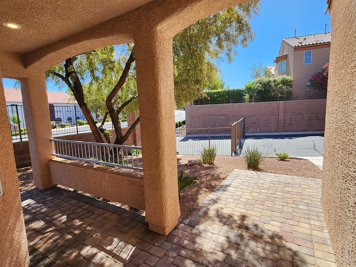Building Photo - 753 Maranello St