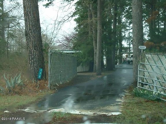 4th image of 172 Boudreaux Ln