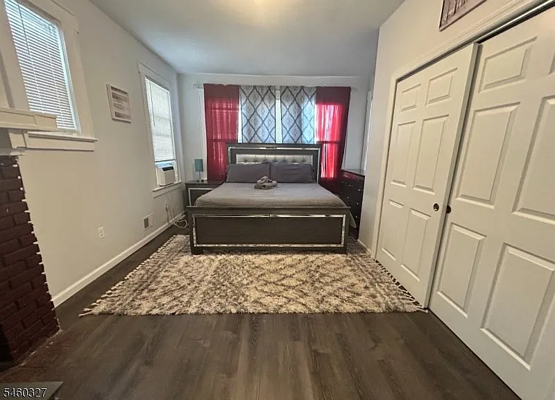 142 Mapes Ave — Photo 2