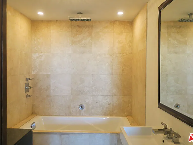 7250 Franklin Ave #801 — Photo 14