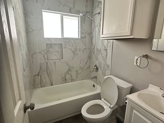 3rd image of 1717 W Kings Hwy