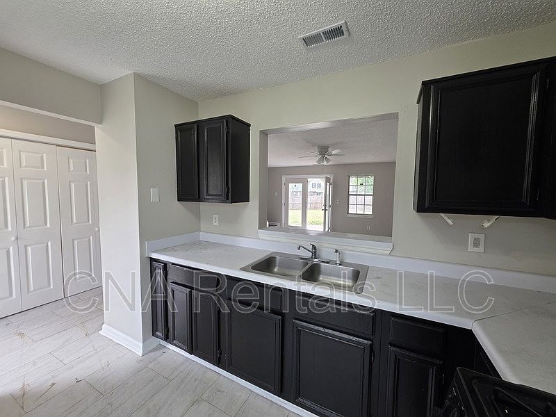 2nd image of 3505 Ten Oaks Cir