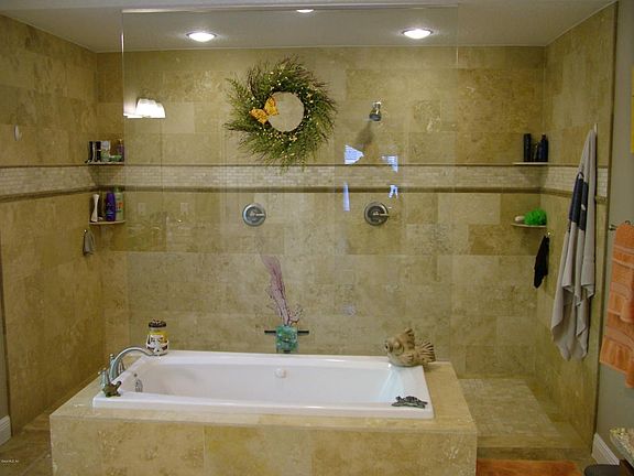 5th image of 8265 SE 161st St